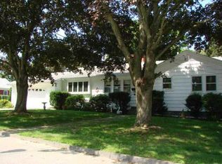 15 Bayview Ave, Tiverton, RI 02878