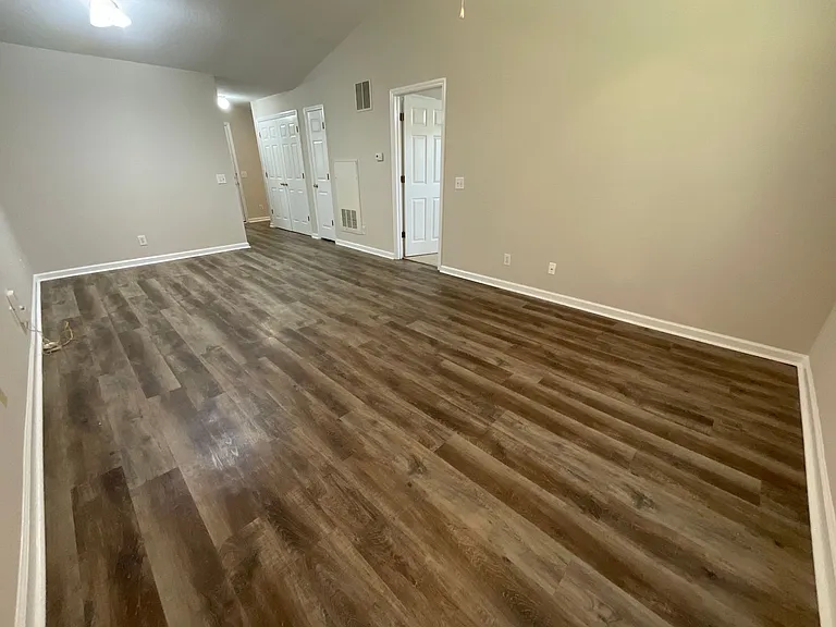 Meridian Park Apartments — Photo 154