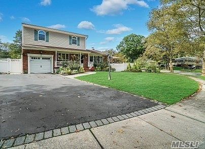 1st image of 30 Mackay Dr