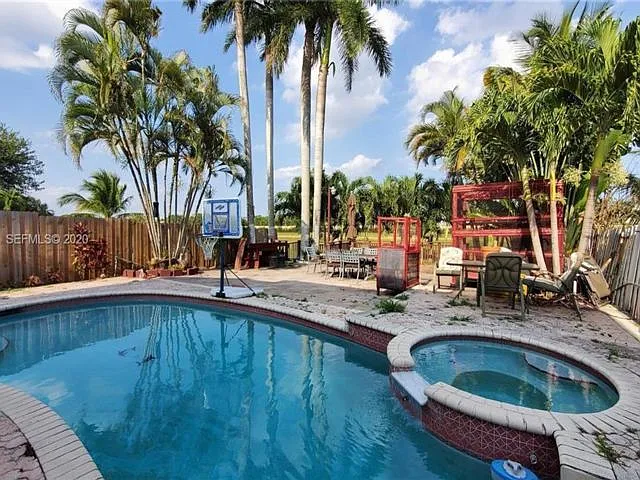 4430 SW 82nd Way — Photo 5