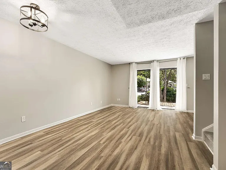 6170 Woodland Rd — Photo 5