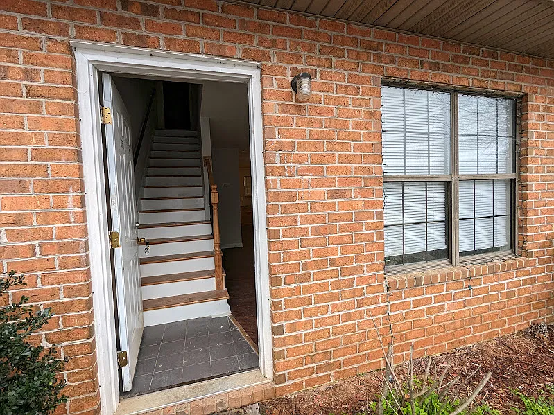 2 bed, 1000 sqft, $1,399 — Photo 2