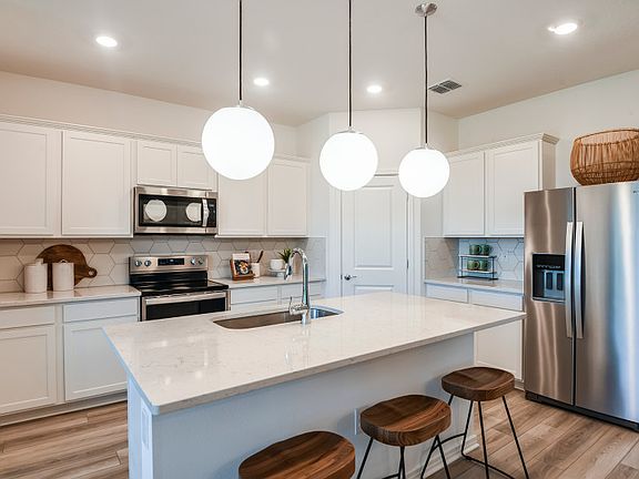 Open Kitchen, Perfect for Hosting