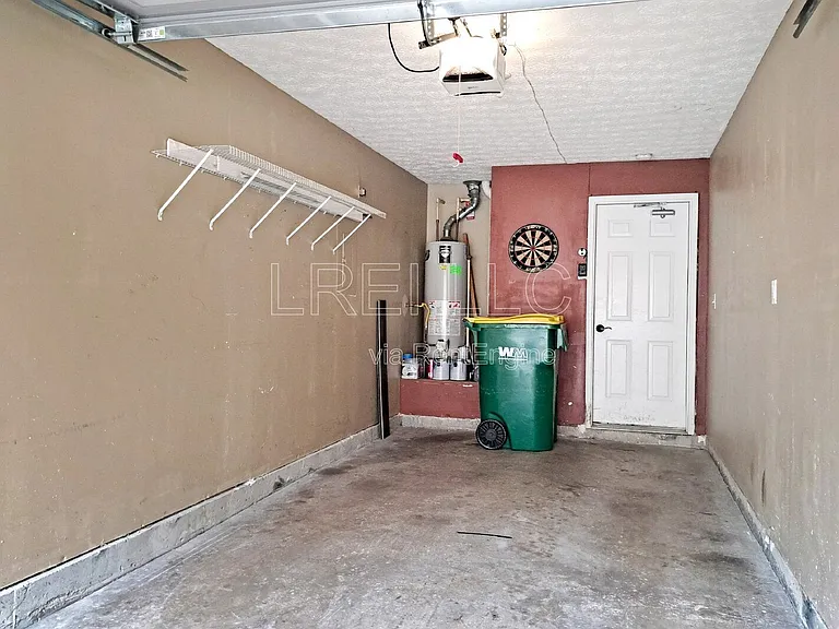 8439 Grand Trevi Dr — Photo 13