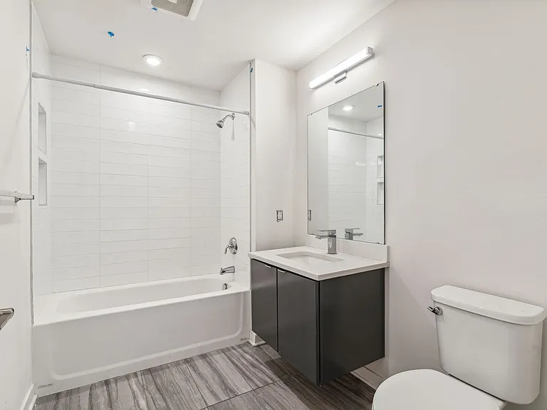 Graduate Pointe — Photo 130