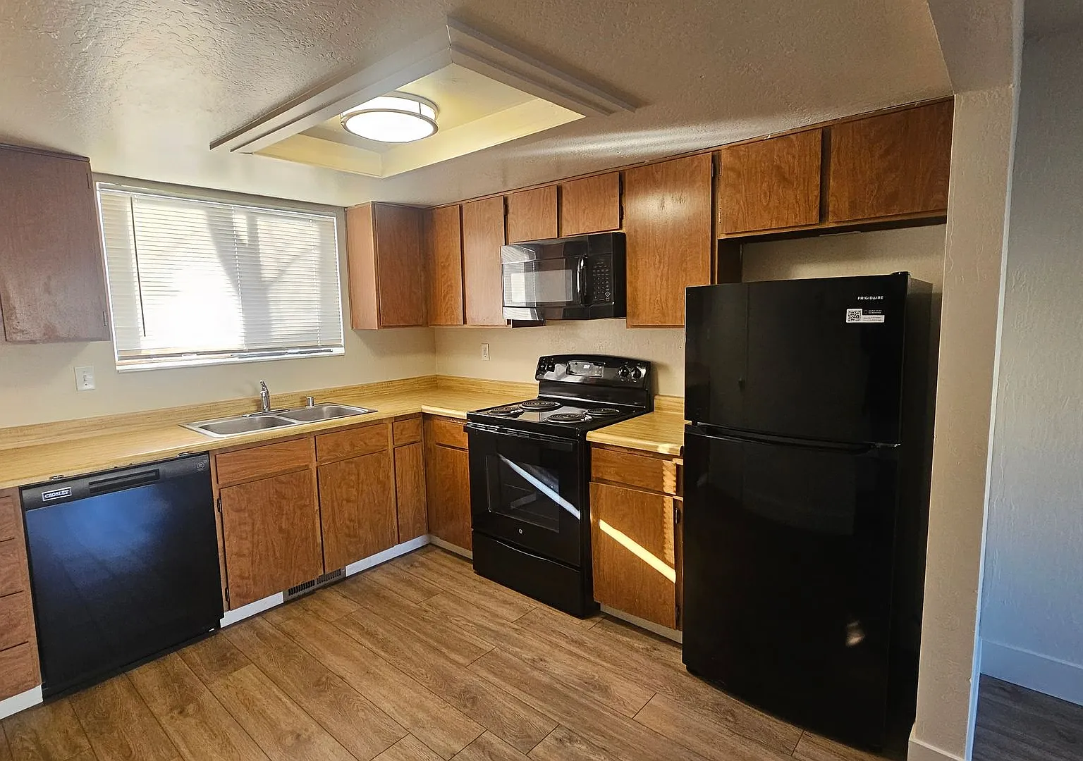 Immaculate Townhome Close To UNR — Photo 1