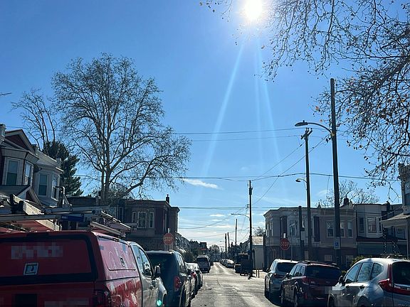 5th image of 1542 N Robinson St