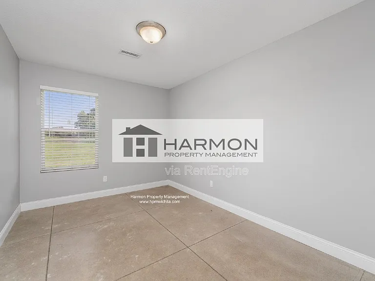 5326 N Hillside St #129 — Photo 8