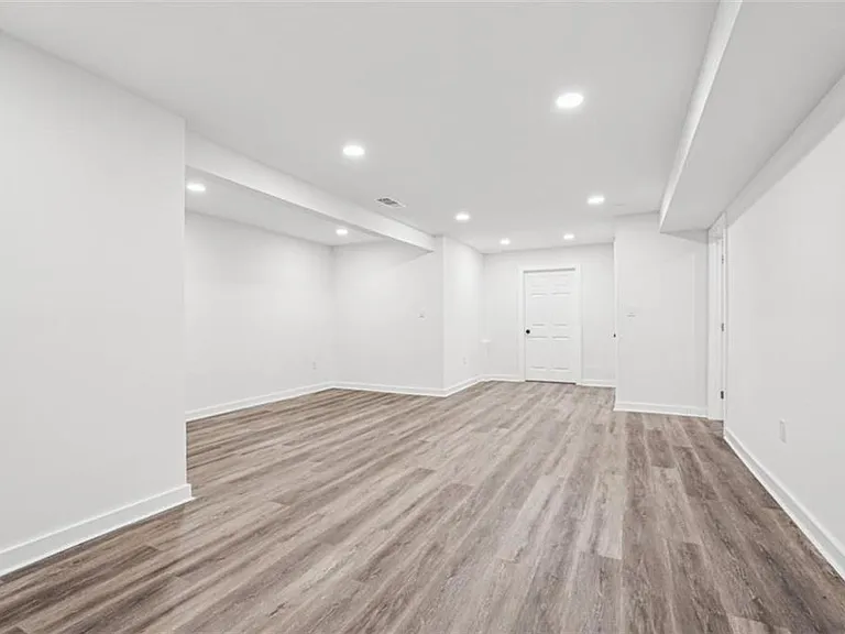 119 Kelso Dr SW — Photo 31