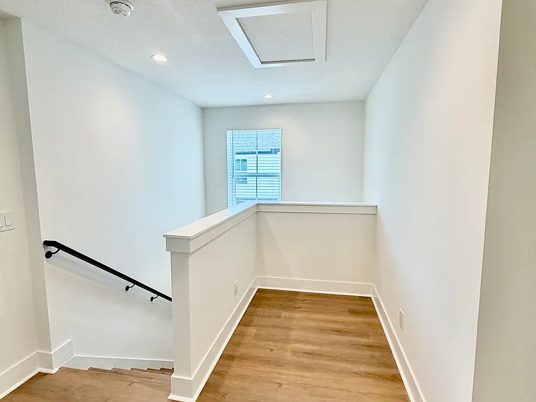 1219 E Esther St — Photo 10