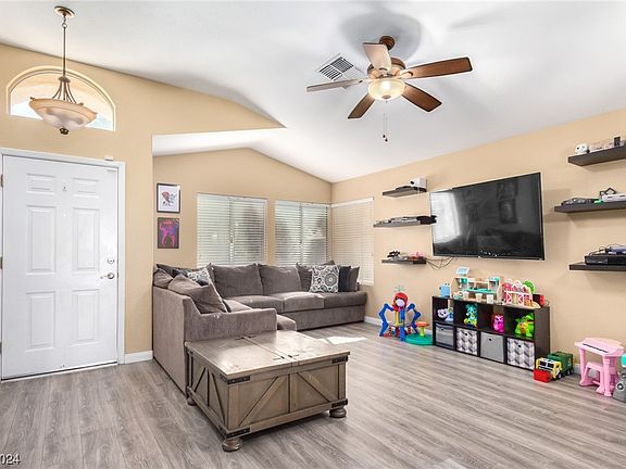 2nd image of 5316 Del Lago Dr