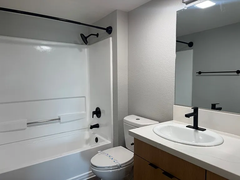 Corona Pointe Resort — Photo 152