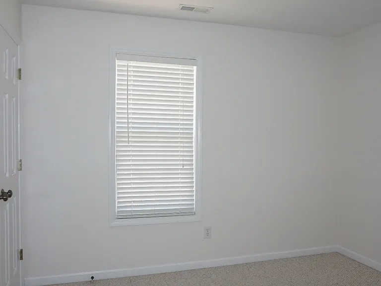 87 Arlington Dr — Photo 7