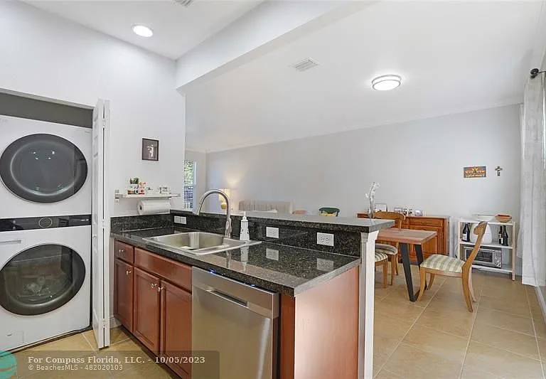 14720 SW 11th St — Photo 28