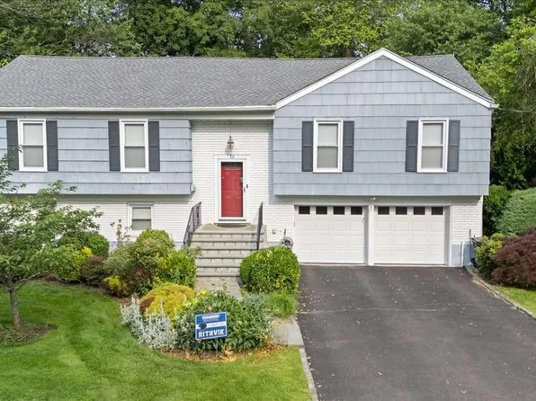12 Edgemont Circle, Scarsdale, NY 10583