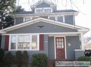 50 Elm St, Lynbrook, NY