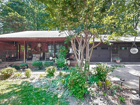 2nd image of 859 Lakeview Dr