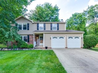 8792 Melody Ln, Macedonia, OH 44056