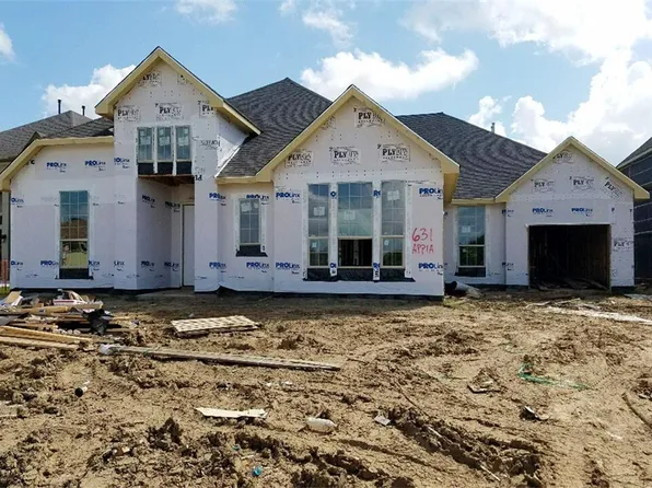 631 Appia Dr, Kemah, TX 77565
