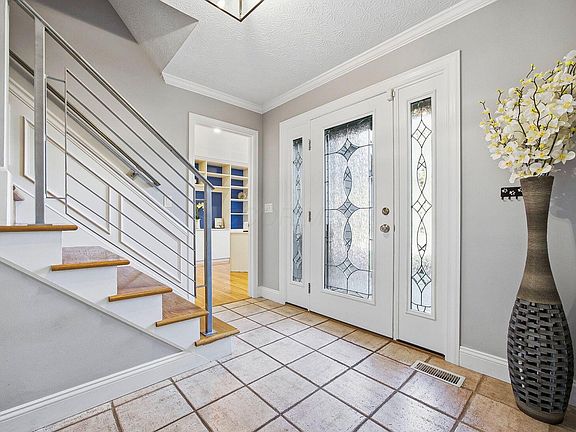 5th image of 5927 Saint Fillans Ct W