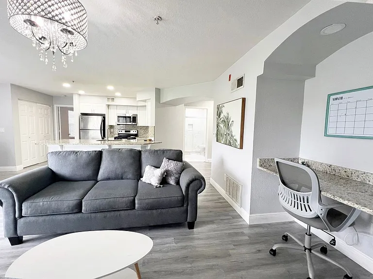 7250 Westpointe Blvd — Photo 3