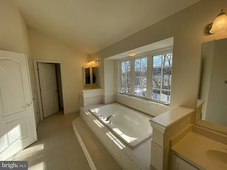 21330 Meadow Field Ct — Photo 41