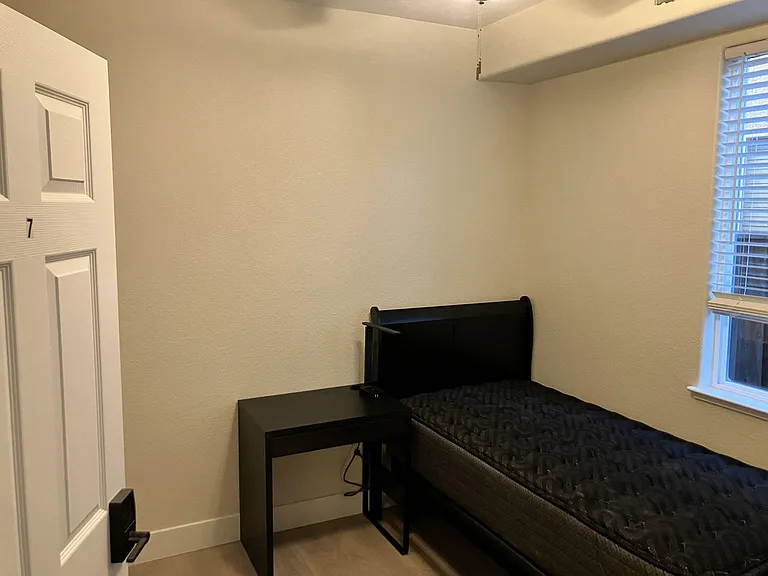 Greg Thatch Cir — Photo 1