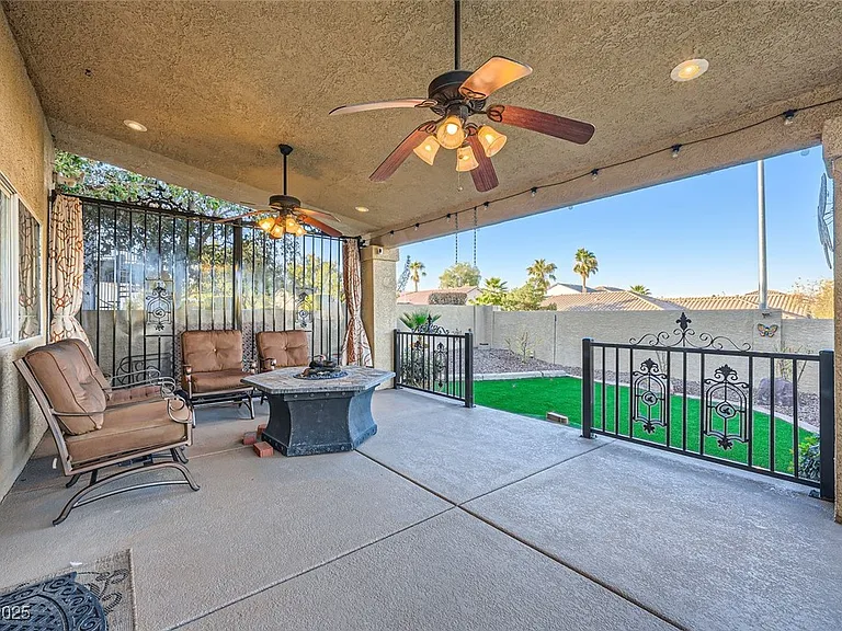 8748 Castle Hill Ave — Photo 26