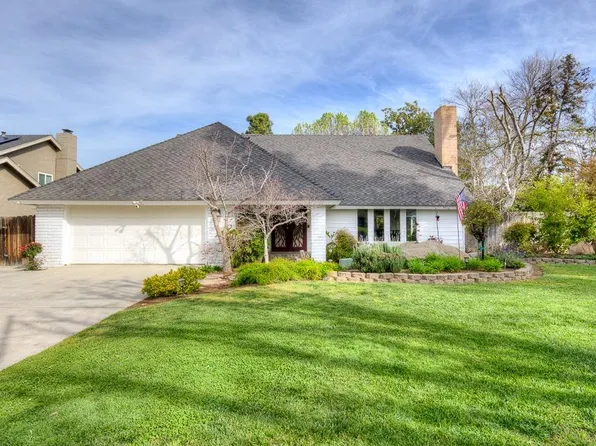 2752 W Dovewood Ln, Fresno, CA 93711