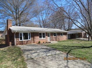 312 Wren Ct, Martinsville, VA 24112