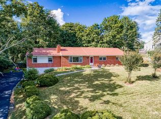 1401 Cabot Dr, Pearisburg, VA 24134