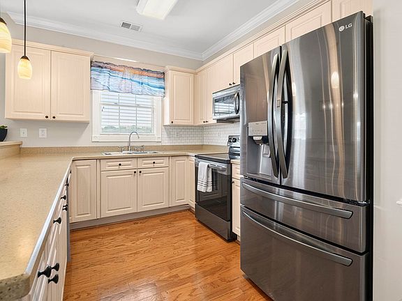 2nd image of 4820 Magnolia Lake Dr. #405