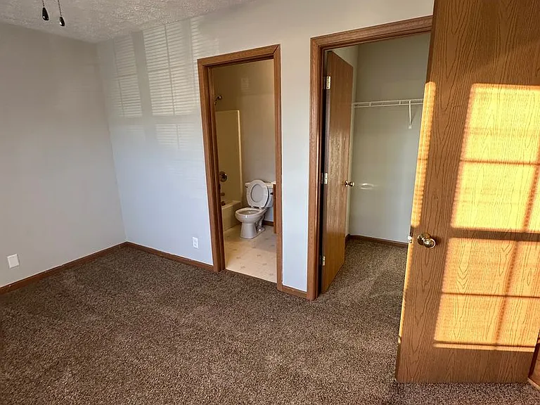 1828 Starks Cir — Photo 14