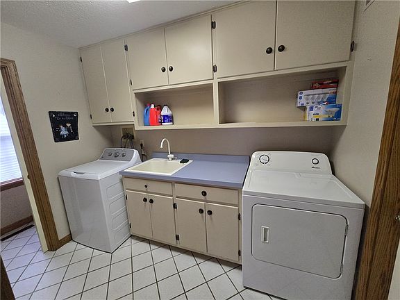 4th image of 205 Hamburg Rd