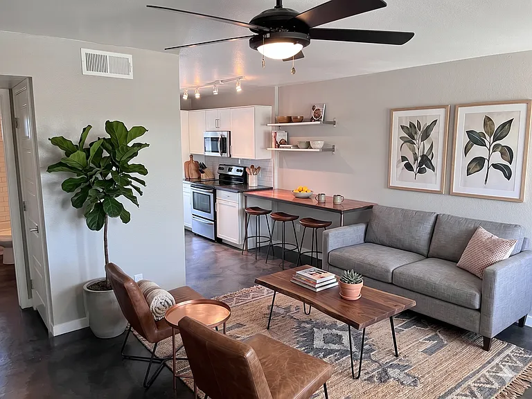 4207 N 27th St #9 — Photo 9