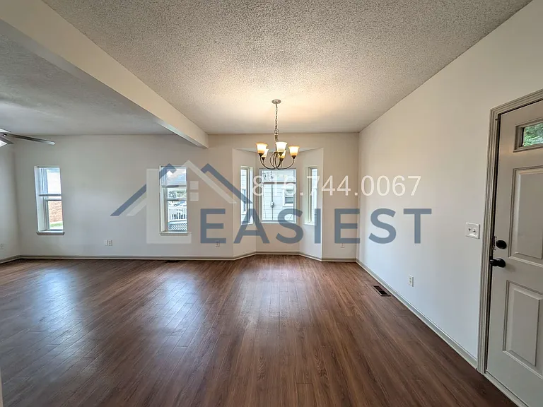 2801 Metropolitan Ave — Photo 10