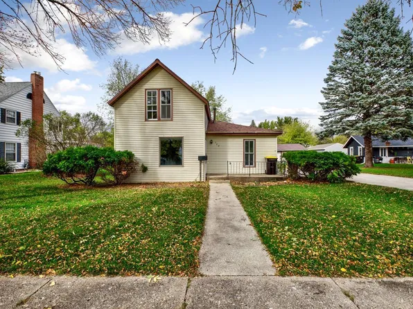 724 12th St, Windom, MN 56101