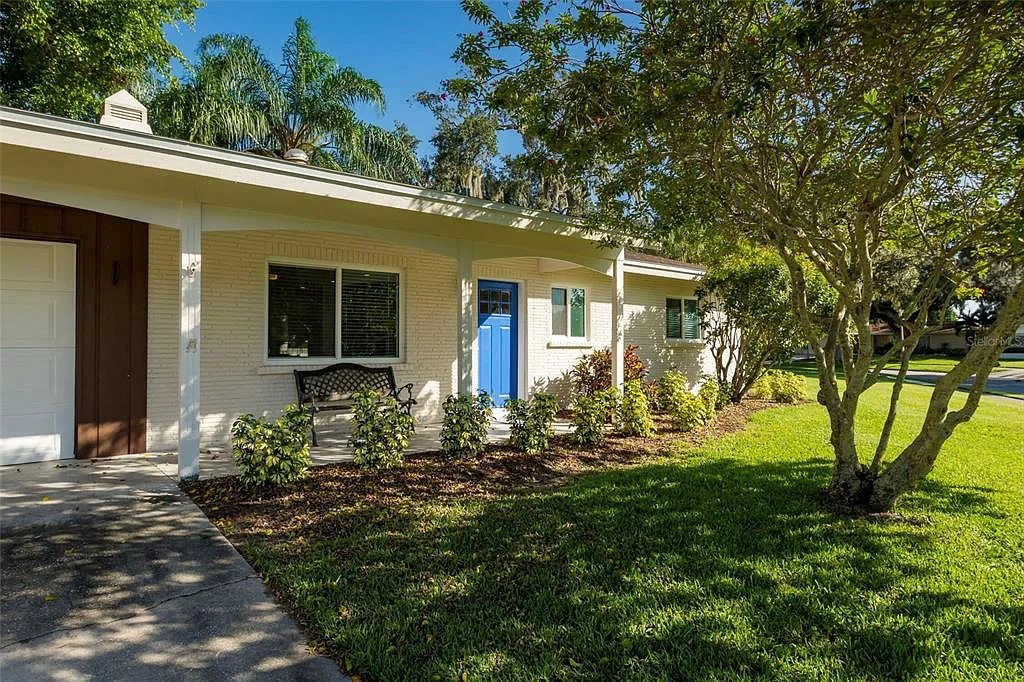 2 bed, 2.0 bath, 1826 sqft, $3,300 — Photo 2
