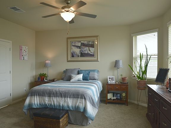 5th image of 323 Quarry Ln