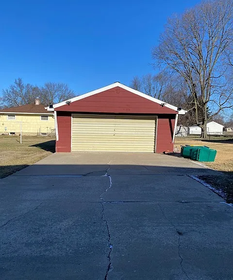1265 W Losey St — Photo 2