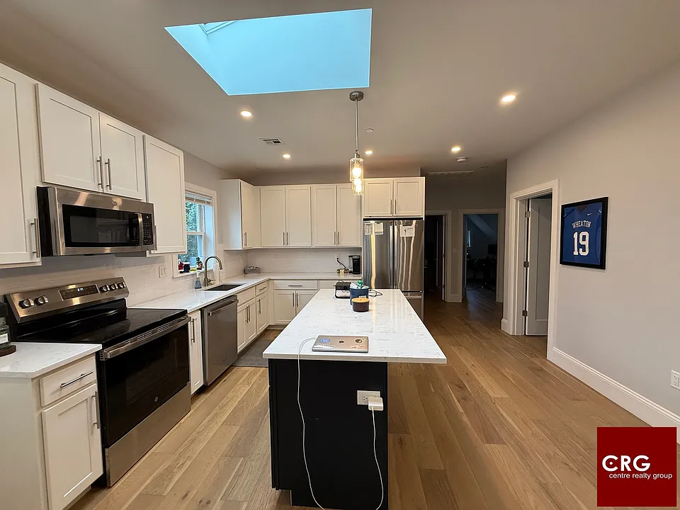 51 Fairbanks St #3L