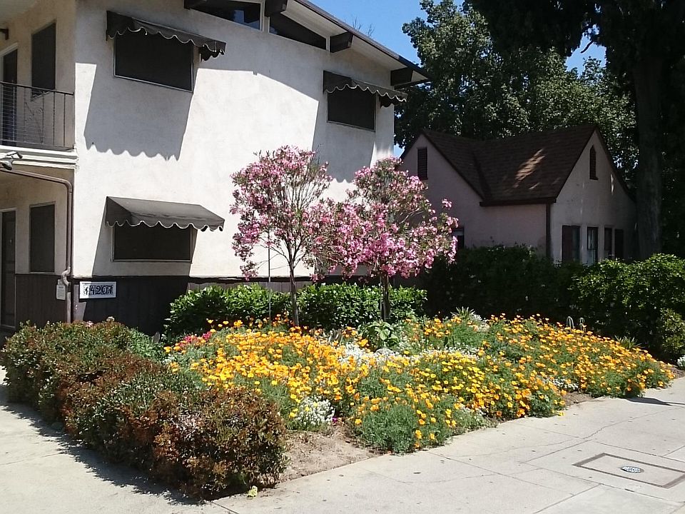 1st image of 14207 Victory Blvd #14207