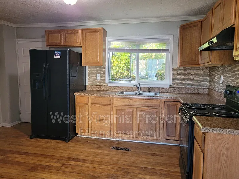 2 bed, 1.0 bath, $995 — Photo 4