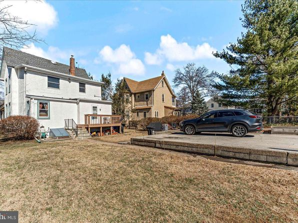 918 8th Ave, Prospect Park, PA 19076