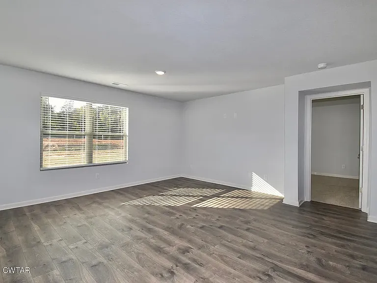 30 Chesterfield Cv — Photo 2