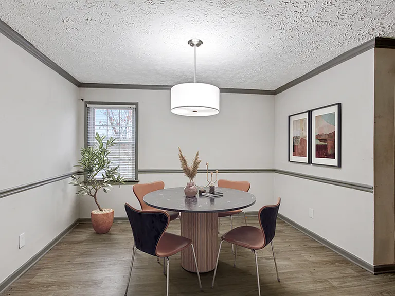 Elliot Apartments on Abernathy — Photo 11