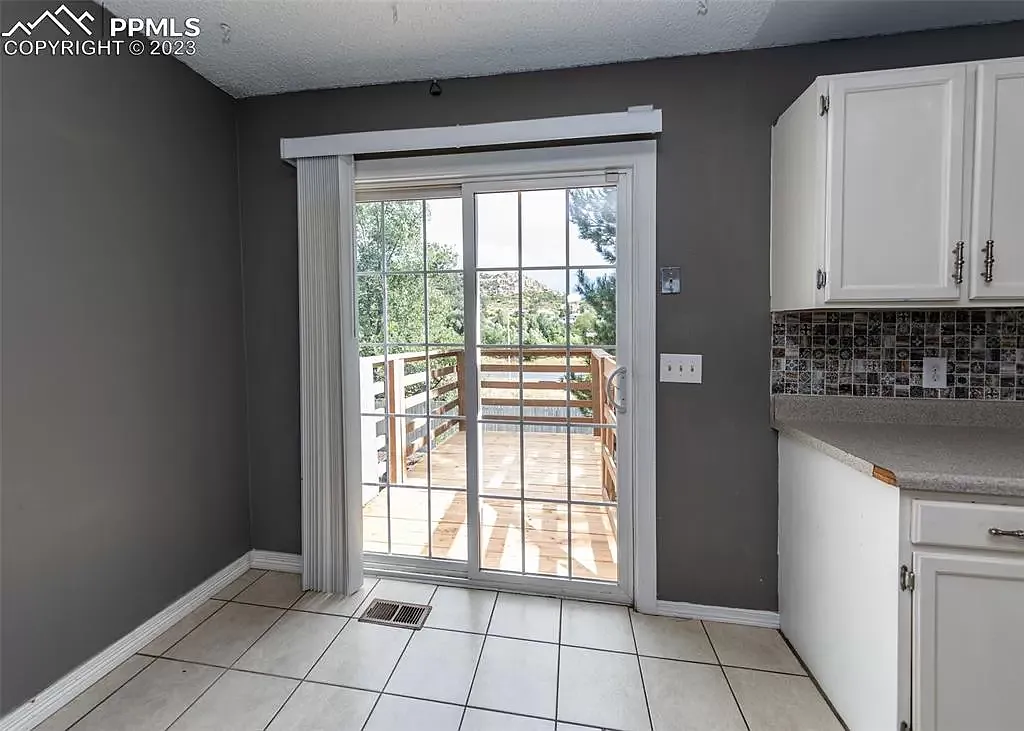 3 bed, 1714 sqft, $1,100 — Photo 3