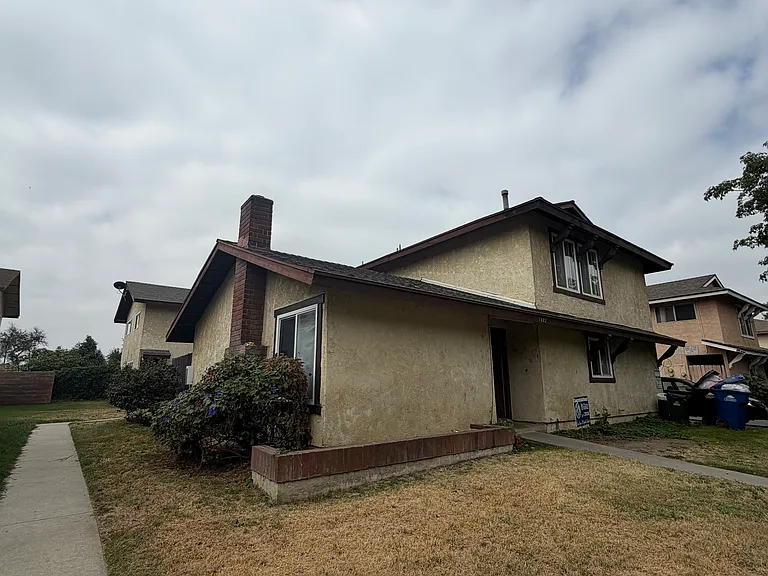 1602 E Fairfield Ct #4 — Photo 1