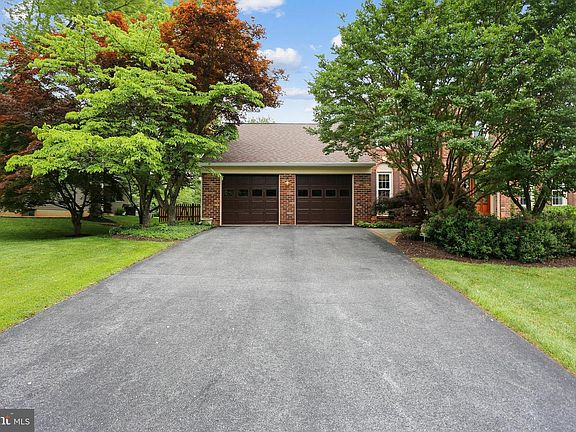 4th image of 4928 Walkingfern Dr