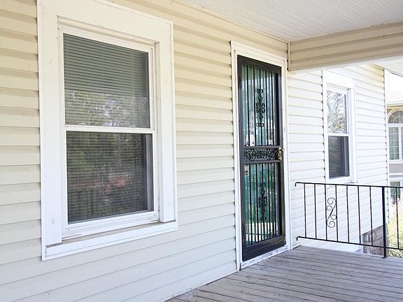 3rd image of 1147 E 49th St